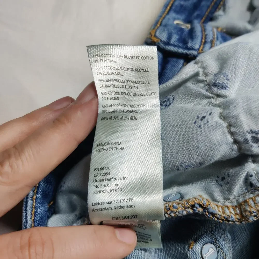 Anthropologie Pilcro Slim Boyfriend Mid Rise Jeans Size 29 Vintage Stretch Denim